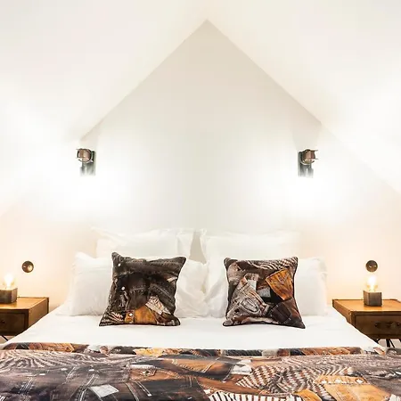 La Maison Du Corsaire Et Les Ateliers - Deux Adresses A 4* Honfleur