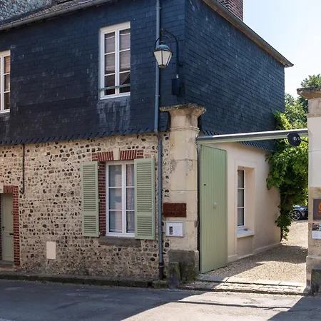 La Maison Du Corsaire Et Les Ateliers Honfleur