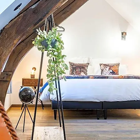 La Maison Du Corsaire Et Les Ateliers - Deux Adresses A Bed & Breakfast 4*