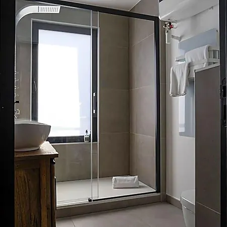 Bed & Breakfast La Maison Du Corsaire Et Les Ateliers - Deux Adresses A Honfleur