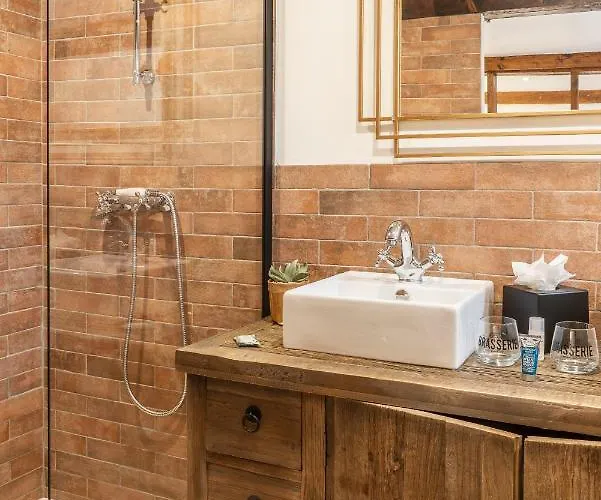 Bed & Breakfast La Maison Du Corsaire 3*